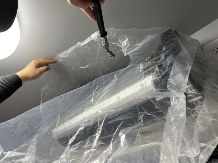 エアコン本体を高圧洗浄機で洗う